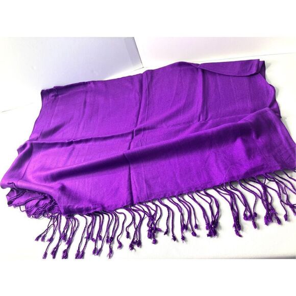 Womens Solid Fringe Edge Boho Soft Wrap Scarf Purple Size 80" x 50" - Picture 2 of 5